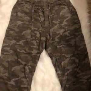 Women’s camo jogger